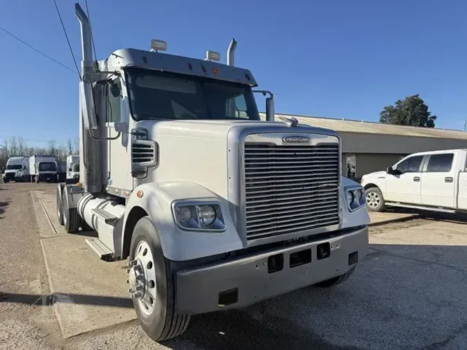 2015 FREIGHTLINER CORONADO 122 SD