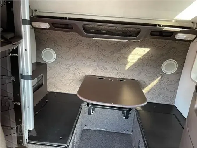 2016 VOLVO VNL64T670