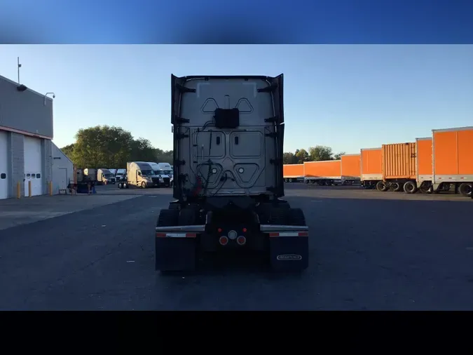 2022 Freightliner Cascadia 126e23809b1d8537e54210c0636a26dc700