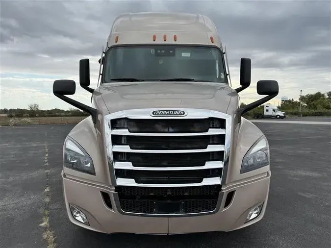 2021 FREIGHTLINER CA126