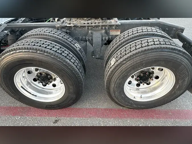 2020 Freightliner Cascadia 126