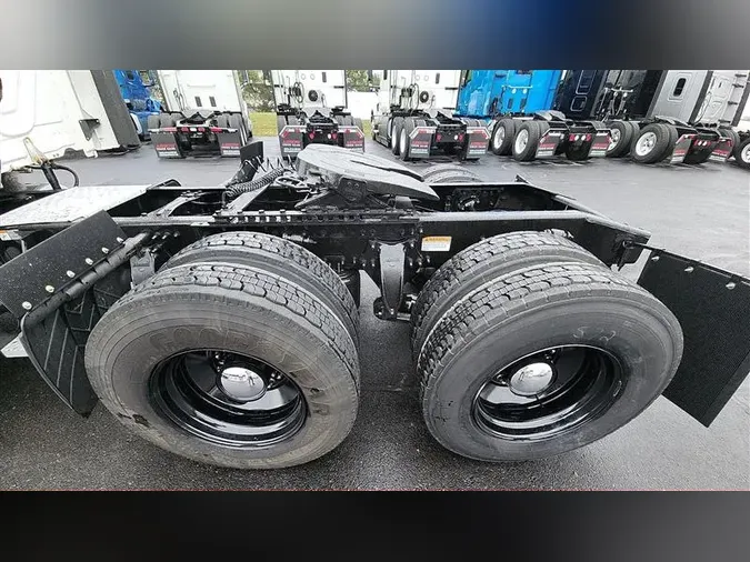2020 FREIGHTLINER CA126