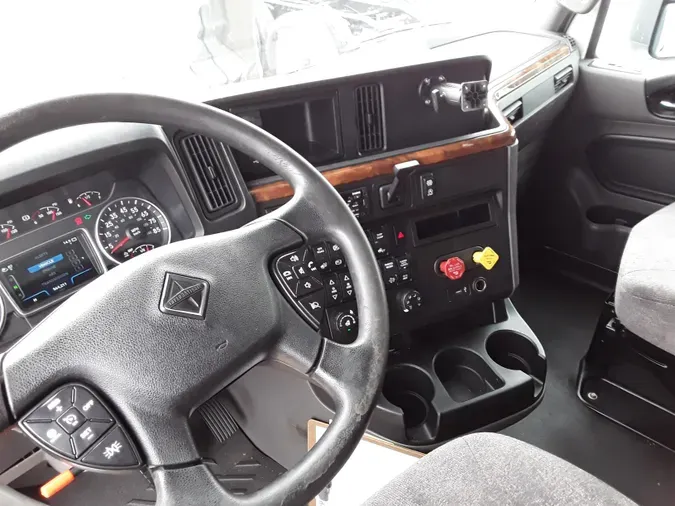 2019 NAVISTAR INTERNATIONAL LT625 SLPR CAB