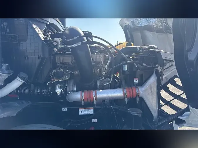 2022 FREIGHTLINER CA126