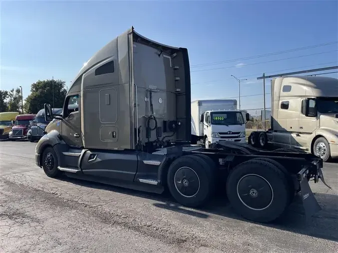 2022 KENWORTH T680