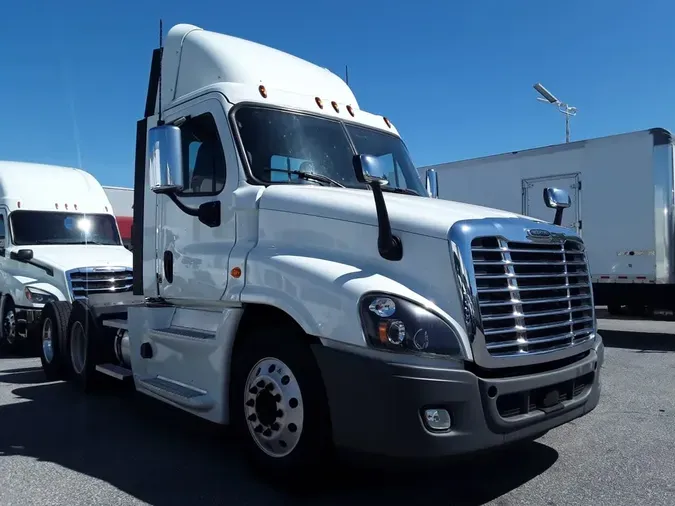 2019 FREIGHTLINER/MERCEDES CASCADIA 125