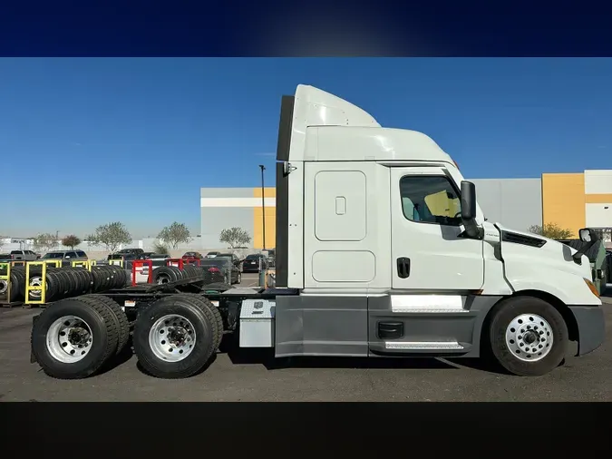 2021 Freightliner Cascadia 126e249e5f2b255ac858d518d71afc91780