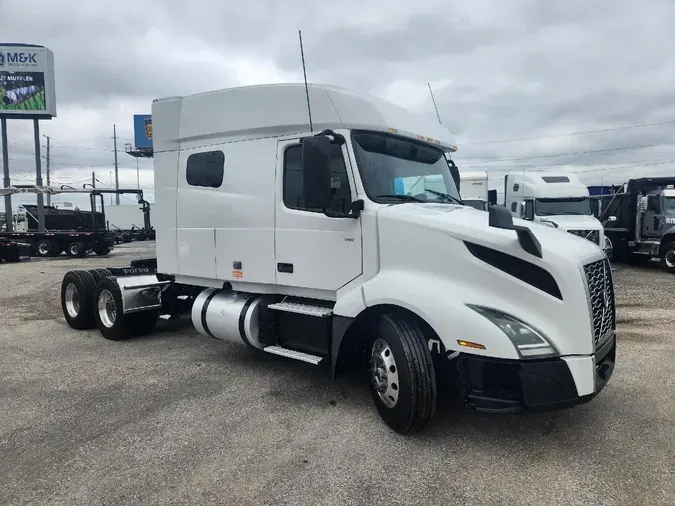 2019 VOLVO VNL64T740