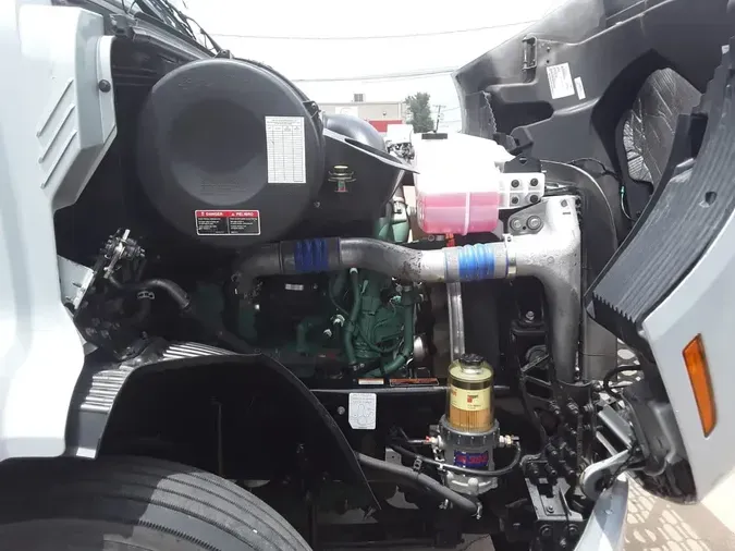 2020 VOLVO VNR42-640