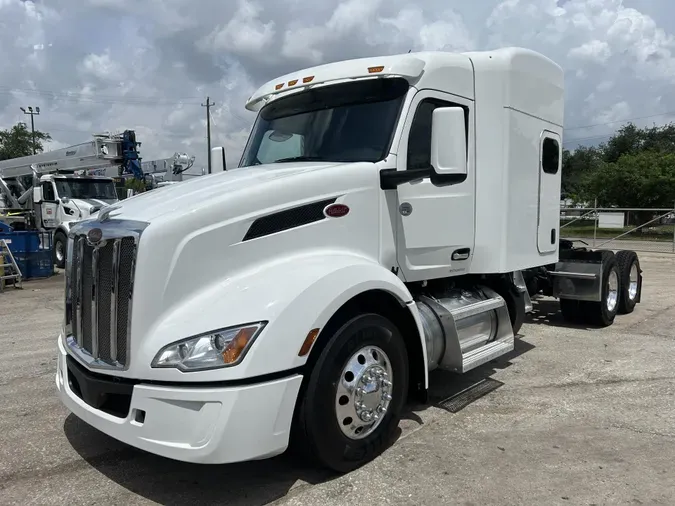 2023 Peterbilt 579
