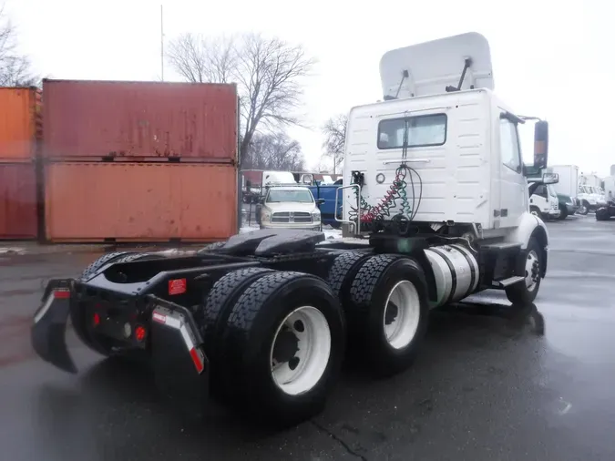 2019 VOLVO VNL