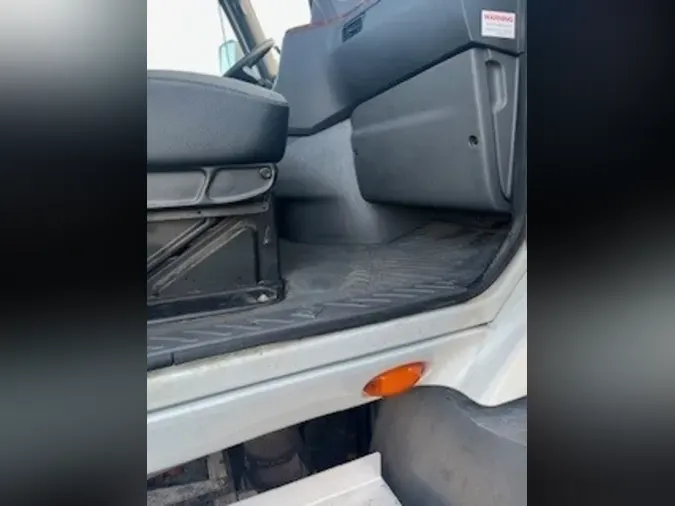 2019 NAVISTAR INTERNATIONAL RH613 DAYCAB T/A