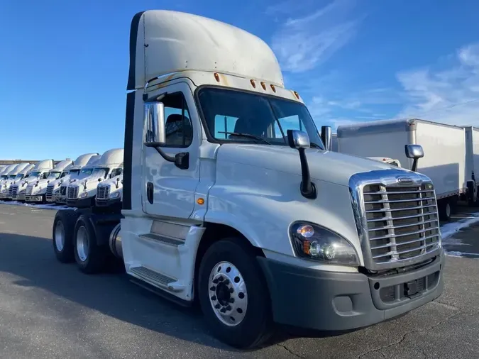2019 FREIGHTLINER/MERCEDES CASCADIA 125e2545819e8cd6f6ac65311bc33ee8e33