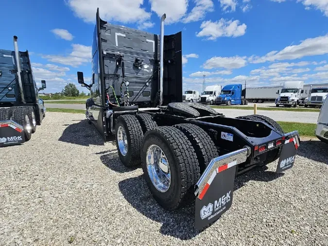 2025 VOLVO VNL64TV04