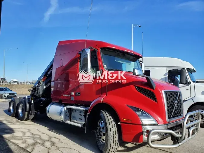 2020 VOLVO VNR64T640