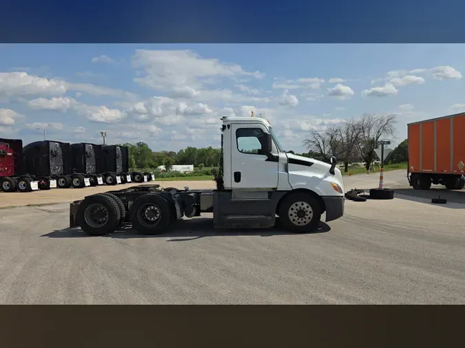 2019 Freightliner Cascadia 126e25bd6abd239c2228d79ea47325becbb