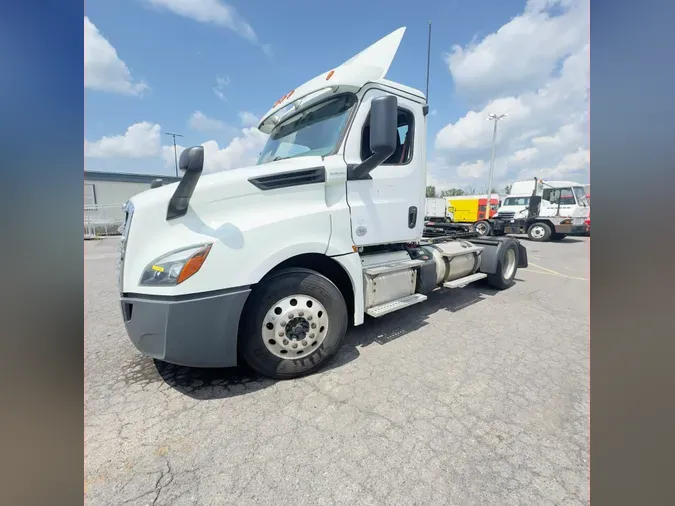 2019 FREIGHTLINER/MERCEDES NEW CASCADIA 126e25f1bb04645d992fa6ab2d3836b894b