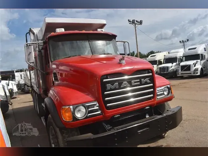 2005 MACK GRANITE CV713