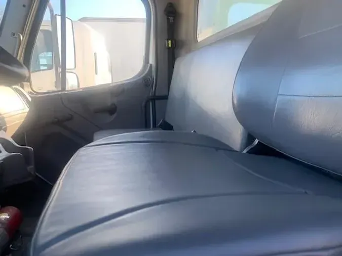 2019 Freightliner Business Class M2 106