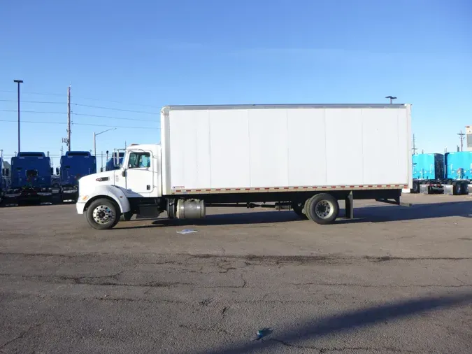 2018 Peterbilt 337