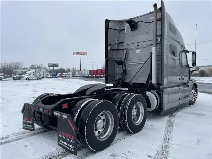 2021 VOLVO VNL64T760