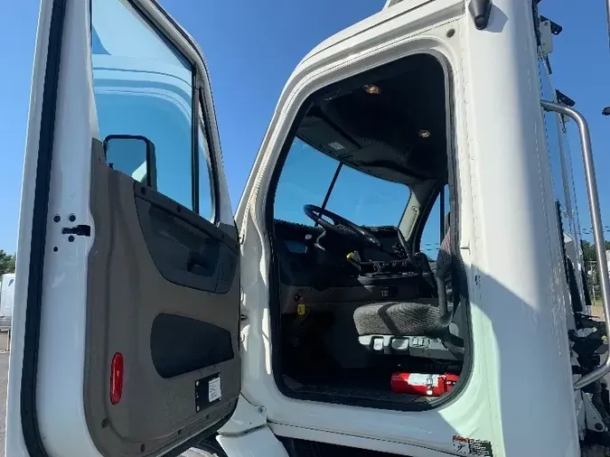 2017 Freightliner X11364ST