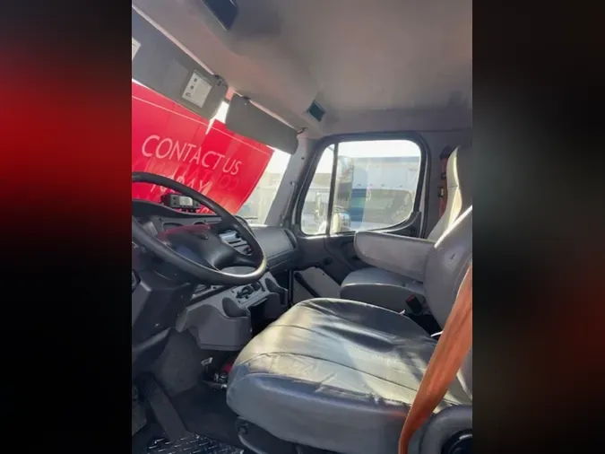 2017 FREIGHTLINER/MERCEDES M2 106