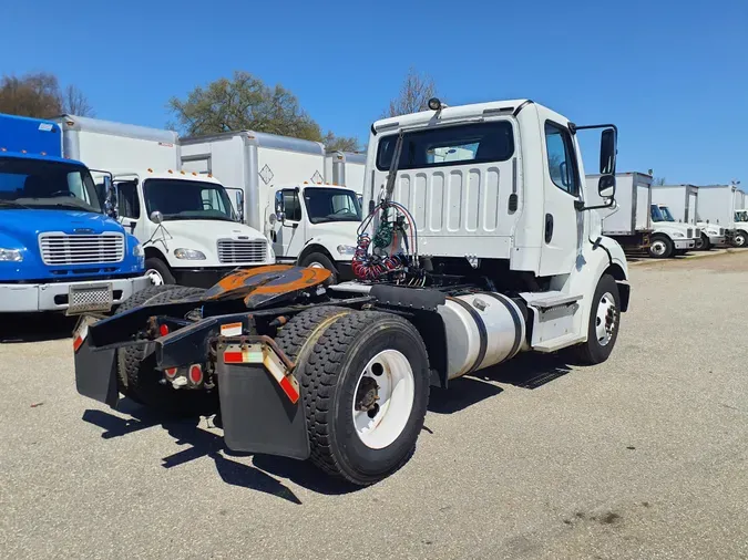 2017 FREIGHTLINER/MERCEDES M2-112