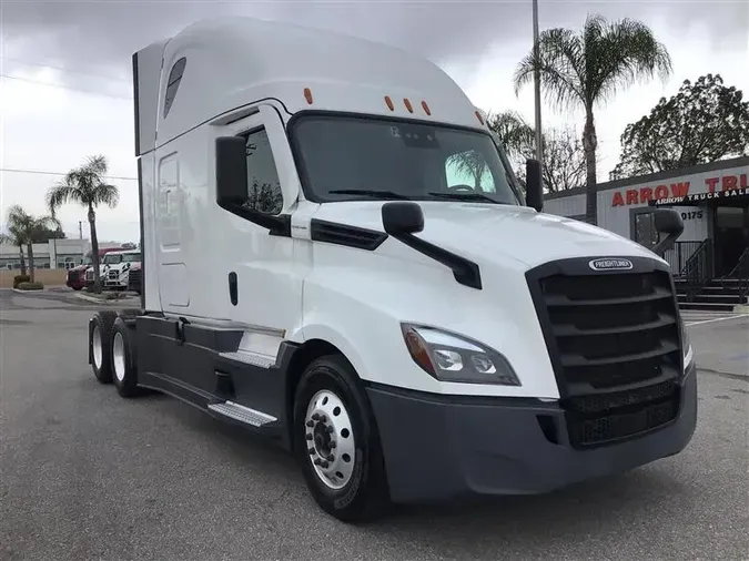 2021 FREIGHTLINER CA126