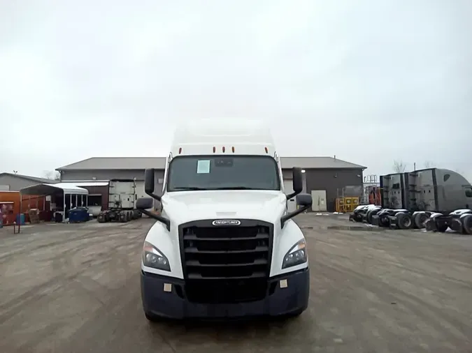 2021 Freightliner Cascadia 126