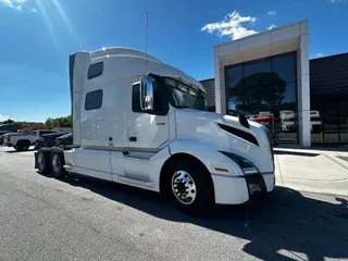 2023 Volvo VNL64T860