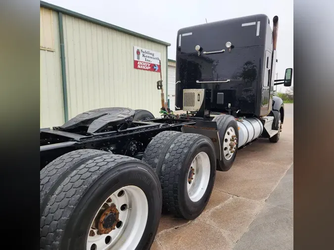 2021 Kenworth T880