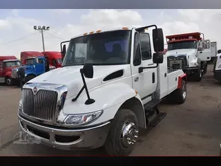 2005 INTERNATIONAL DURASTAR 4300