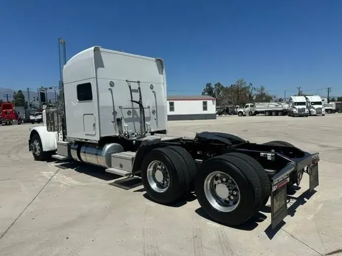 2022 Peterbilt 389e27a1ee132a85f9e1834cff1aee6054d