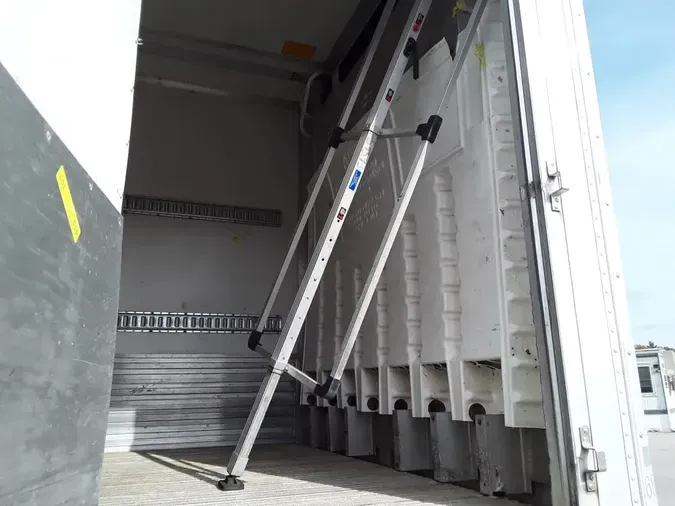 2017 UTILITY TRAILERS VS2RA 45/156/102e27fcaf7b62296da6653be2bcaba233f