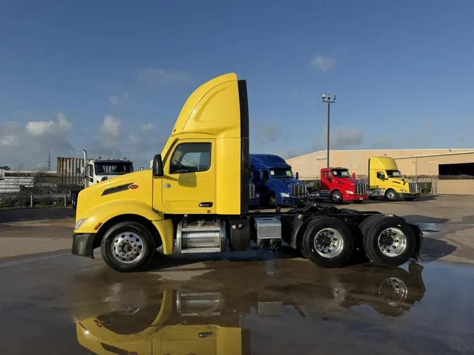 2023 Peterbilt 579e283f459deff0930b55b5bc327b6d2ff