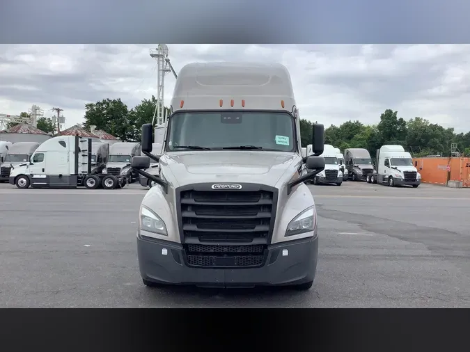 2023 Freightliner Cascadia 126