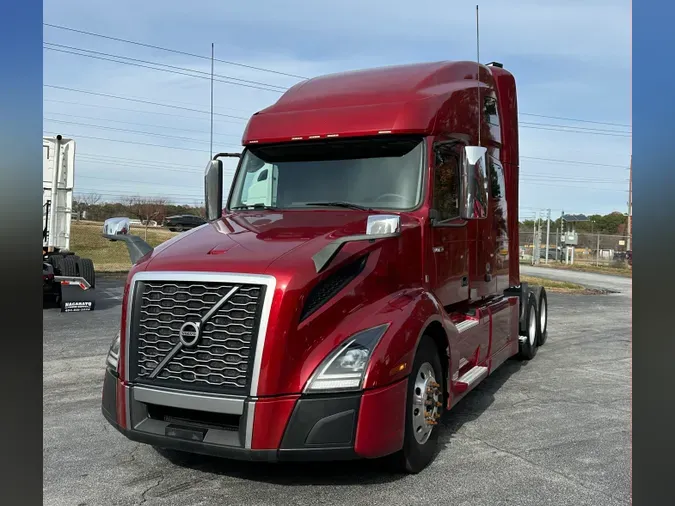 2022 VOLVO VNL64T760