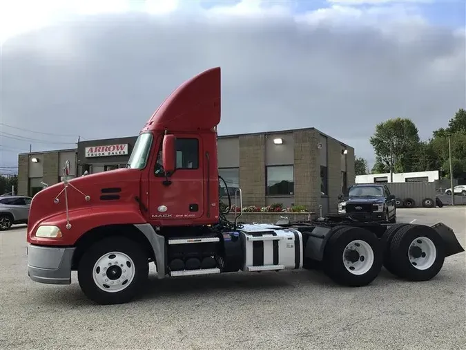 2016 MACK CXU613