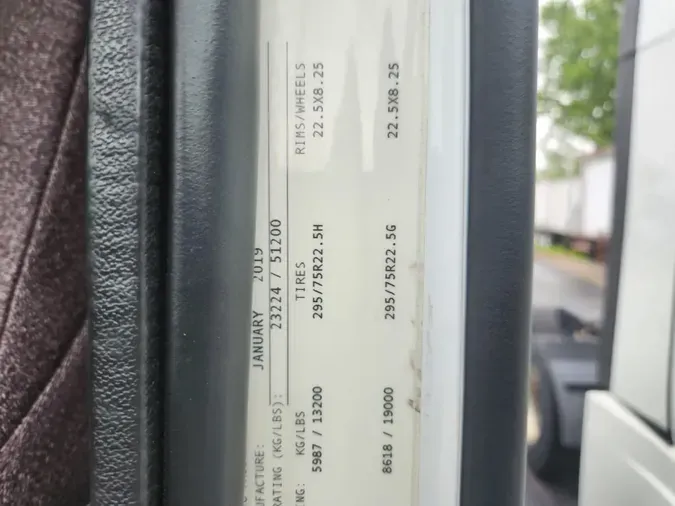 2020 VOLVO VNL64T-760