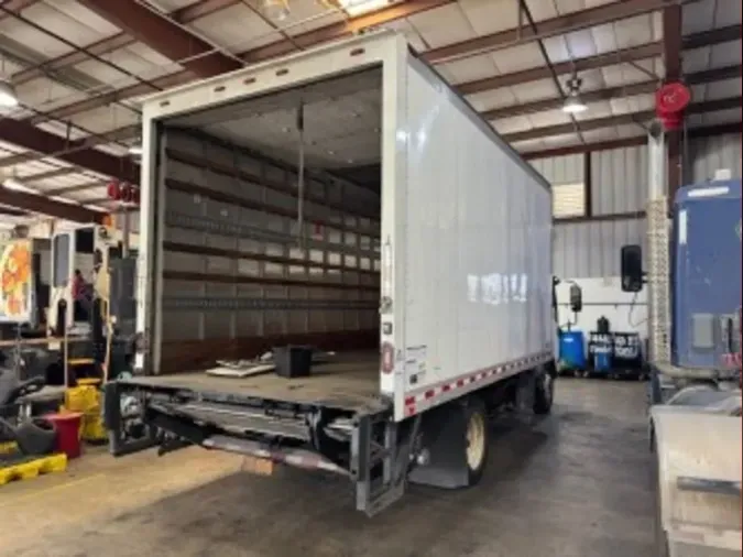 2017 ISUZU NPRe28f5c567ae81f85077630c344bffe33