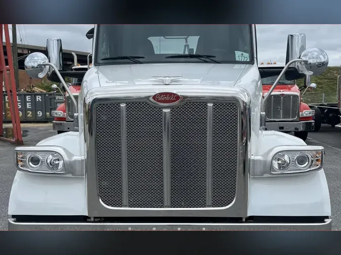 2023 Peterbilt 567