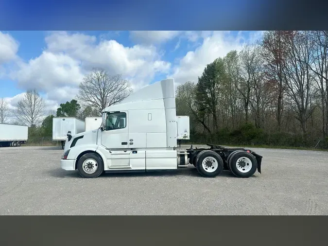 2016 Volvo VNL 740