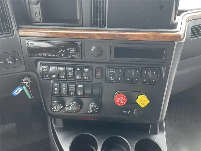 2020 INTERNATIONAL LT