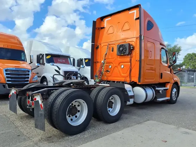 2019 FREIGHTLINER NEW CASCADIA PX12664