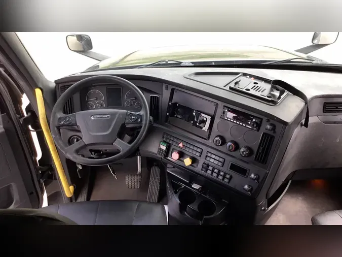 2023 Freightliner Cascadia 126