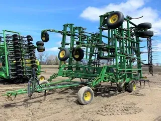 2004 John Deere 2410