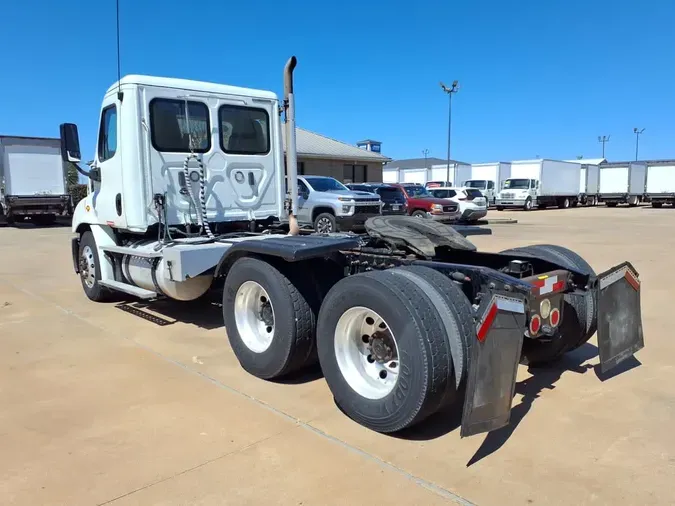 2018 FREIGHTLINER/MERCEDES CASCADIA 113