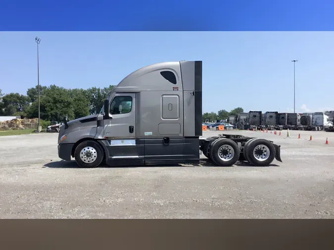 2024 Freightliner Cascadia 126