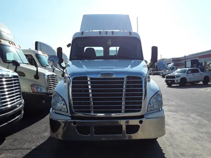 2015 FREIGHTLINER/MERCEDES CASCADIA 125